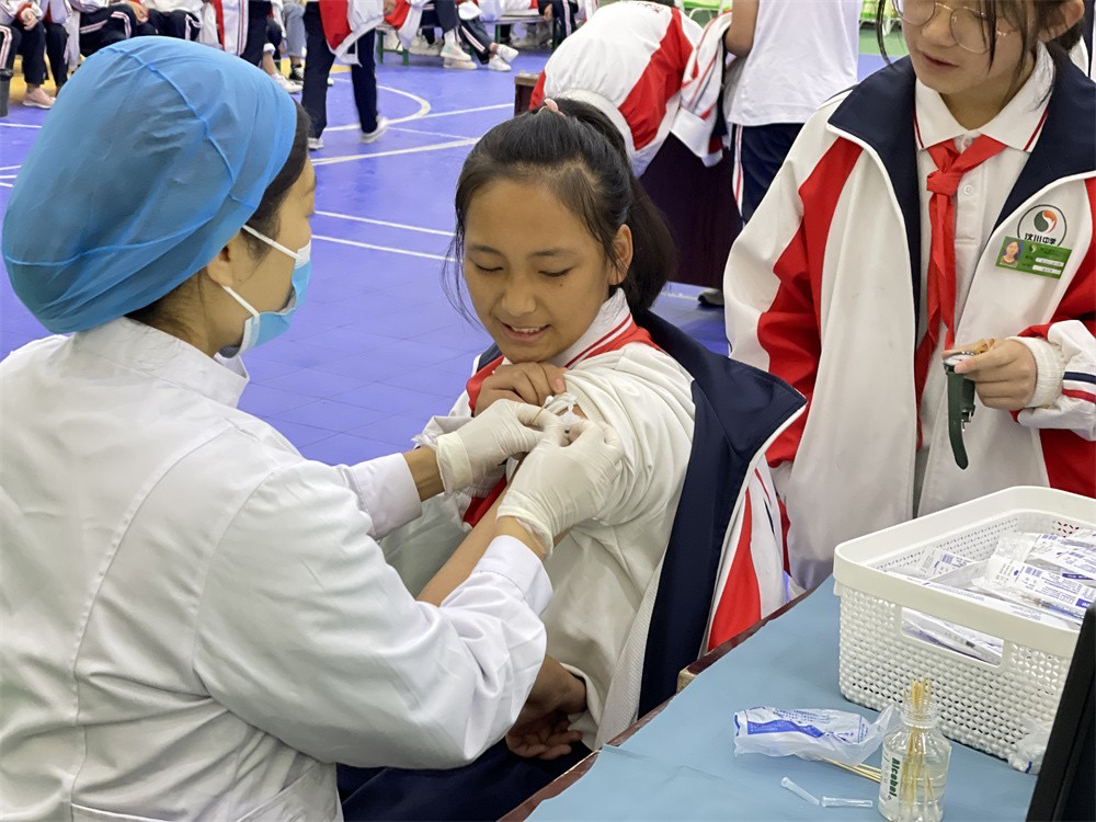 汶川702名适龄女孩免费接种国产宫颈癌疫苗